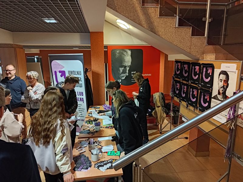 Drzwi Otwarte - EkSoc UŁ 19.04.2023 - stoisko kierunków: Socjologia i Praca socjalna